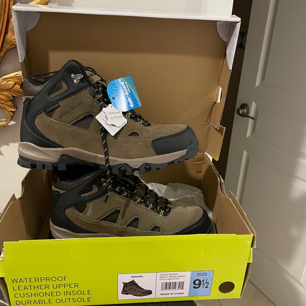Eddie Bauer Brand NEW boots 🥾